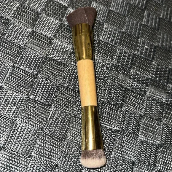 TARTE Slenderizer Bamboo double ended contour brush - Picture 3 of 5